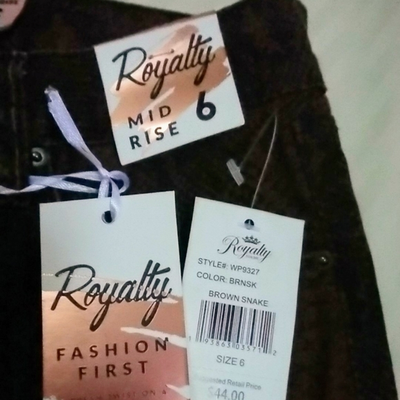 🌸 Just In! Mid Rise Jean's - Picture 10 of 13